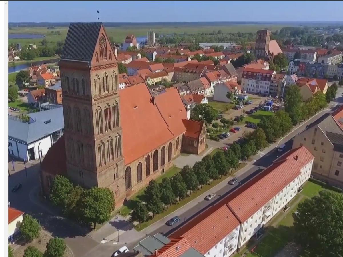Ferienwohnung Kastanienblick Oder Parkblick, Oder Unser Radlerzimmer! Ziethen  Екстериор снимка